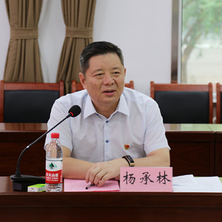 山东EVO真人集团党委书记杨承林同志与新入党同志进行集体谈话